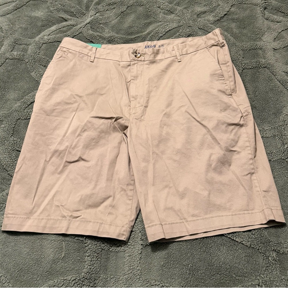 IZOD Men's Beige Shorts 38